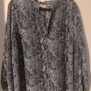 Gray designed top size 2x